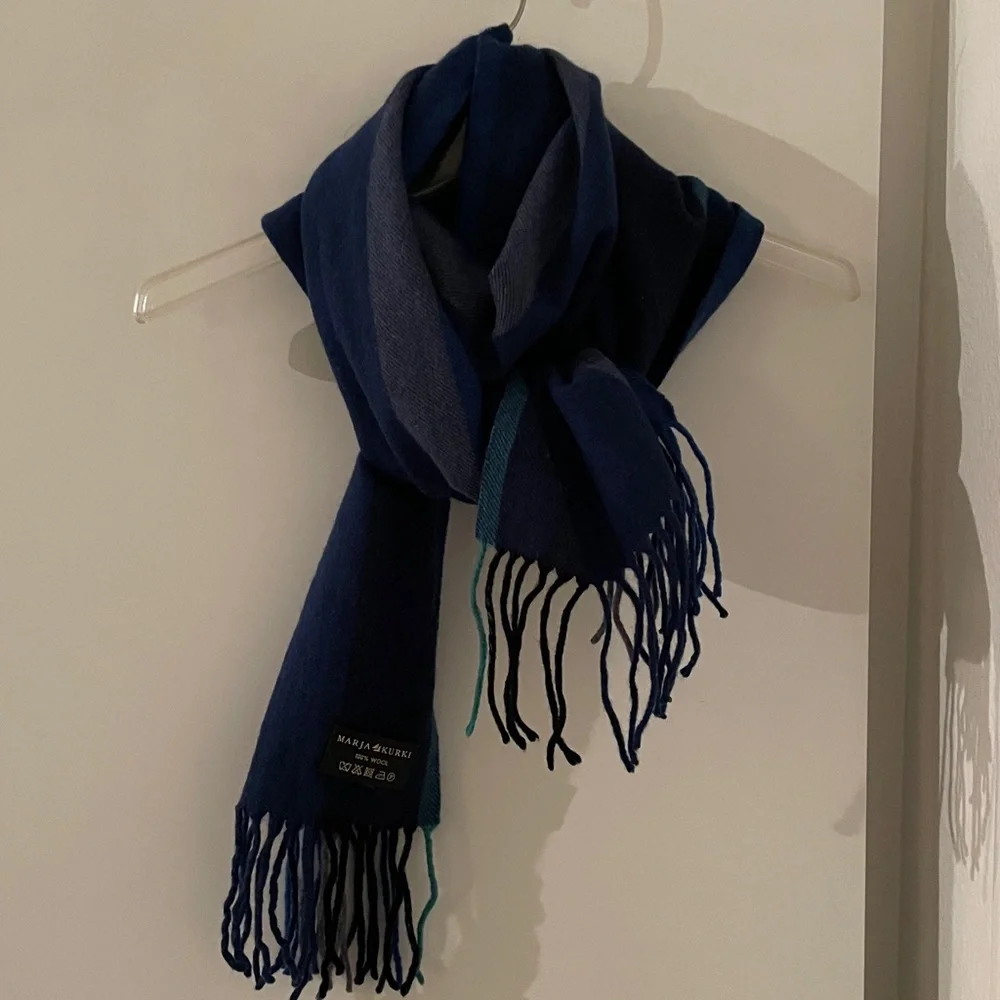 Marja Kurki- Pure Fine Wool Scarf Shawl Wrap ( 76x12) Blues New!